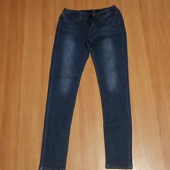 Jean's - Picture 5 of 5